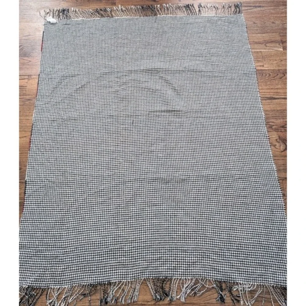 Pottery Barn Christmas Whitaker Reversible Throw Blanket‎ Red Plaid Houndstooth